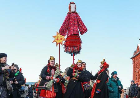 Четверг — «Разгуляй»: традиции четвертого дня Масленицы