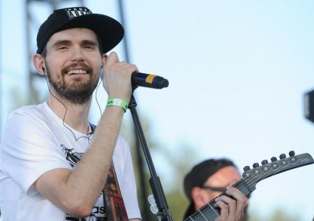 Noize MC посмеялся над Шнуровым