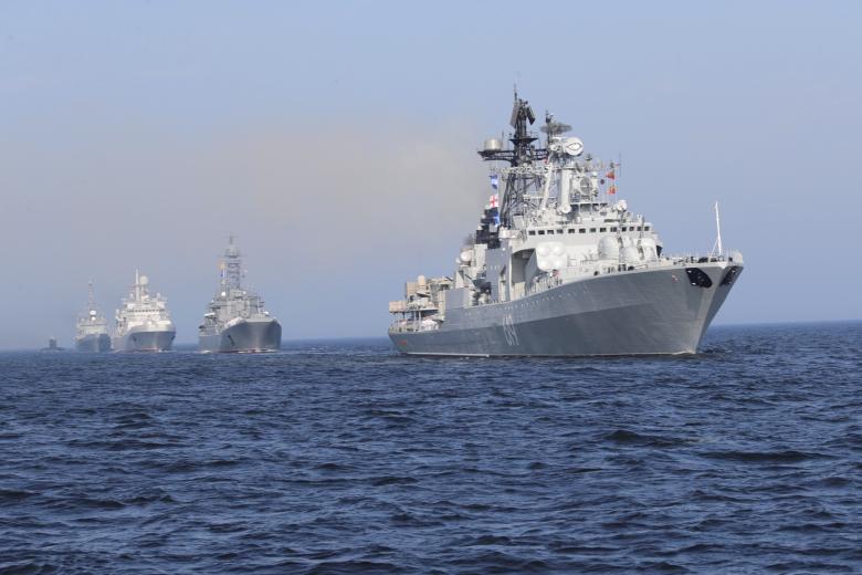 На Кронштадтском рейде перед началом Главного военно-морского парада