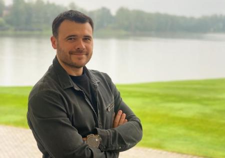 Эмин Агаларов опубликовал редкое фото с отцом-олигархом