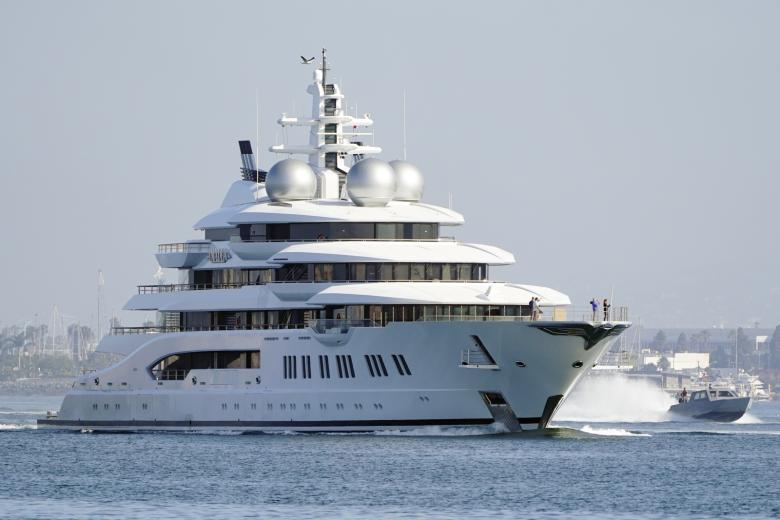 Яхта Amadea