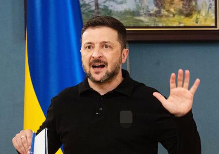 Зеленский не исключил отмены поездки на похороны папы римского
