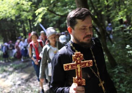 «Попросить о судьбе страны»: паломники о походе к мощам Сергия Радонежского