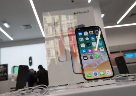 Новые iPhone 12 будут продаваться без наушников и зарядки 