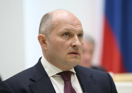 Песков рассказал, как Куренков отчитывался перед Путиным по Туапсе