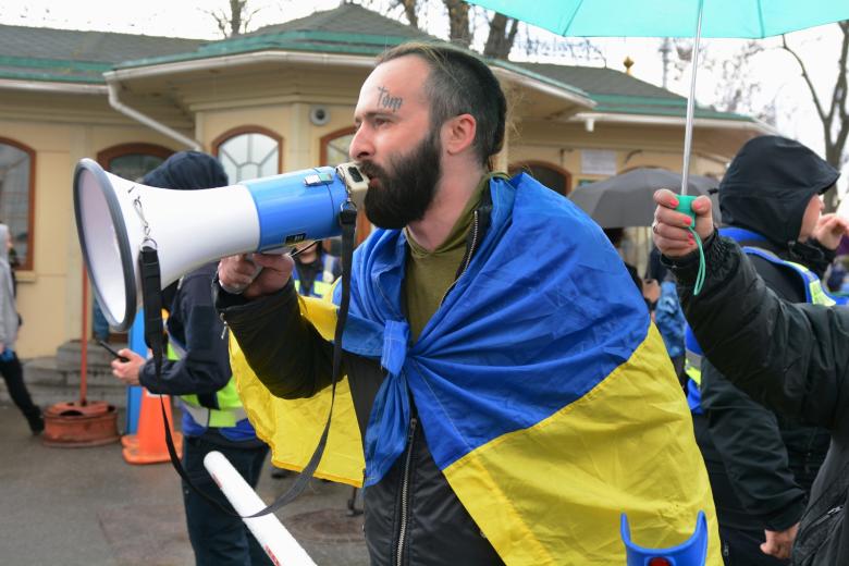 Верующих Украинской православной церкви Московского патриархата призывают покинуть Киево-Печерскую лавру в Киеве