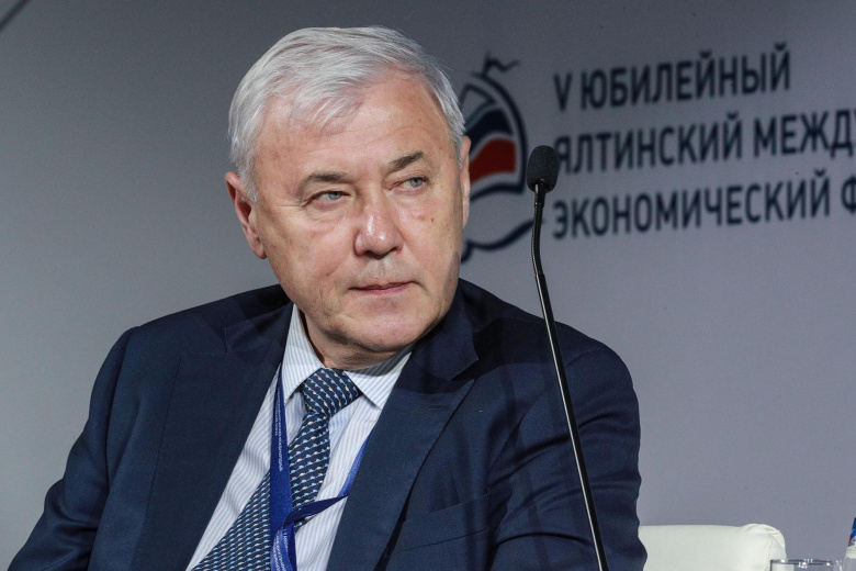 Анатолий Аксаков