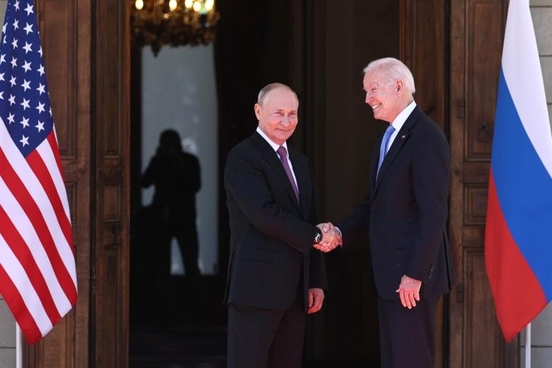 Президент России Владимир Путин и президент США Джо Байден