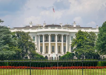 Американский учёный назвал санкции США «выстрелом себе же в ногу»