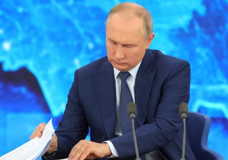 Путин подписал закон о праве экс-президента на пожизненное место сенатора