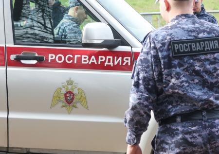 «Выпимший хулиганил»: в Москве дебошир разбил окна в офисе МФЦ