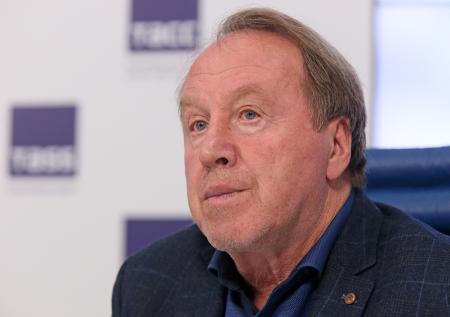 Директор театра рассказал, чем Стеклов занимается в больнице с COVID-19