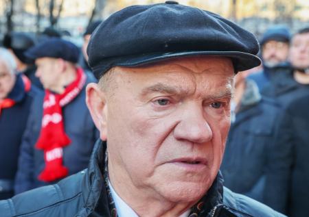 «Никто всерьез не воспримет»: Зюганов о требовании репараций с Германии