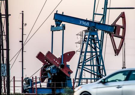 Цены на нефть рухнули на 8%