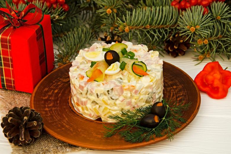 Классический советский рецепт салата оливье — настоящий вкус Нового года