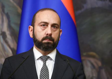 Мирзоян: Ереван после подписания мирного договора с Баку выйдет из болота