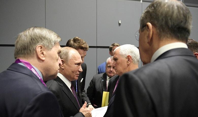 Владимир Путин и Майк Пенс
