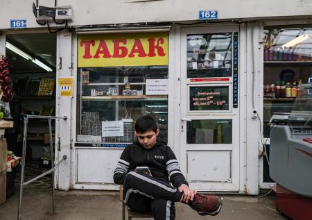 В правительстве одобрили повышение штрафов за продажу табака подросткам