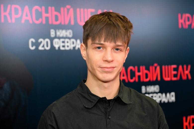 Актер Глеб Калюжный на премьере фильма «Красный шелк»