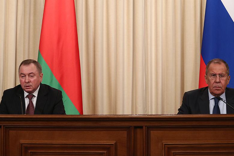 Министр иностранных дел Российской Федерации Сергей Лавров (справа) и министр иностранных дел Республики Беларусь Владимир Макей