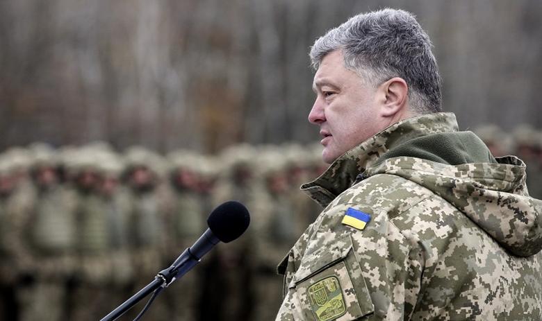 Посещение президентом Украины Петром Порошенко практических занятий по вопросам наращивания возможностей ракетных войск и артиллерии ВСУ
