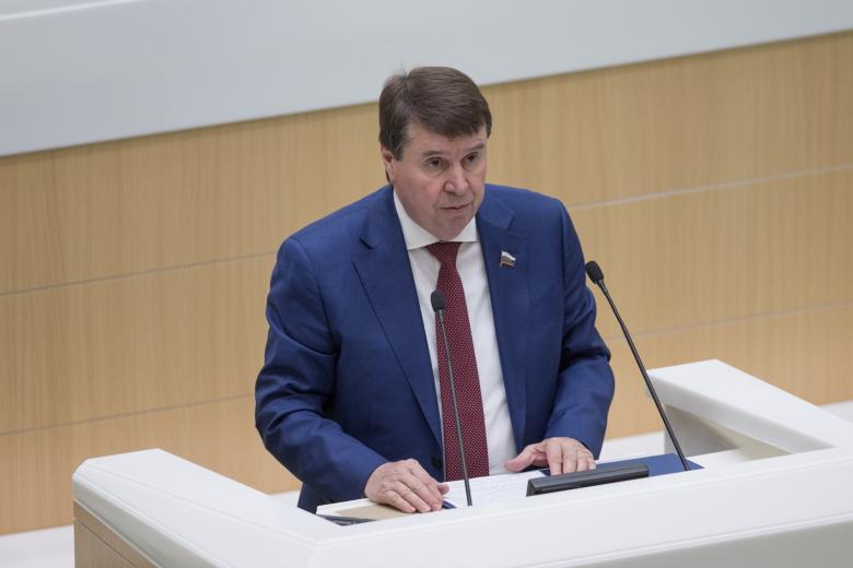 Сенатор Сергей Цеков