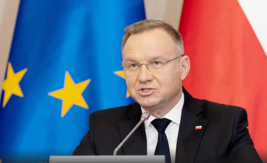 МИД Польши попросил Дуду не становиться «союзником Гитлера»