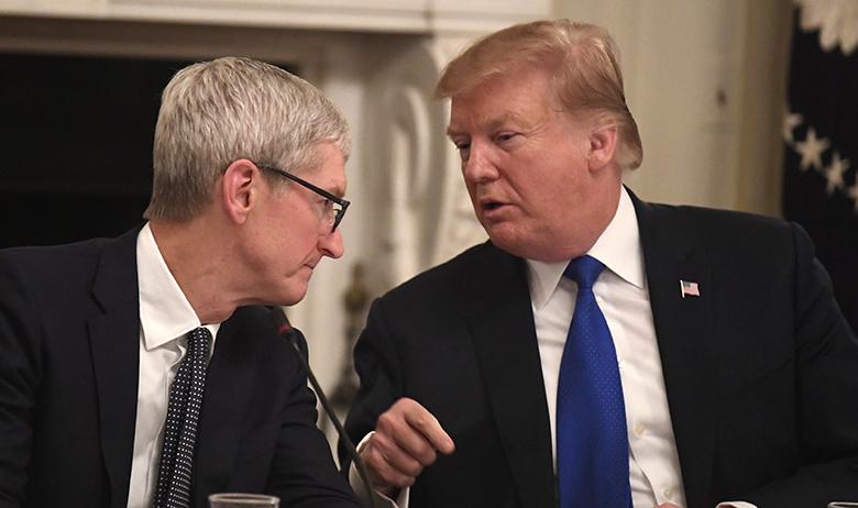 Тим Кук и Дональд Трамп