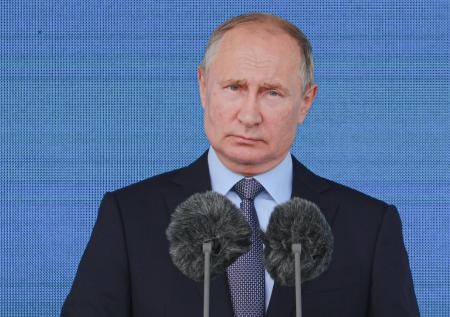 Песков назвал кулак Путина «чудесной рекомендацией»