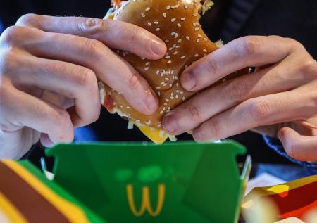 Стало известно об «уничтожении» напоминаний про уход McDonald's