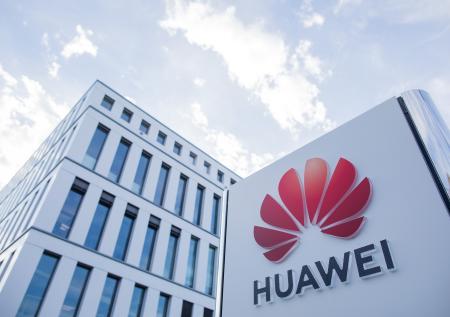 Huawei не планирует выпускать Harmony OS на смартфонах в 2020 году