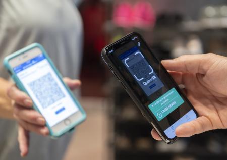 В Интернете найдены тысячи объявлений о продаже QR-кодов о вакцинации