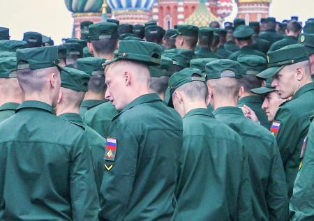 В Госдуме прокомментировали слухи о повышении срока военной службы