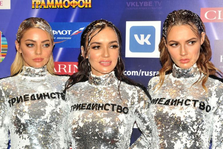 Участницы группы «Серебро» Екатерина Кищук, Ольга Серябкина, Полина Фаворская (слева направо)