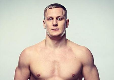 Боец UFC Павлович проведёт поединок в России против Голма