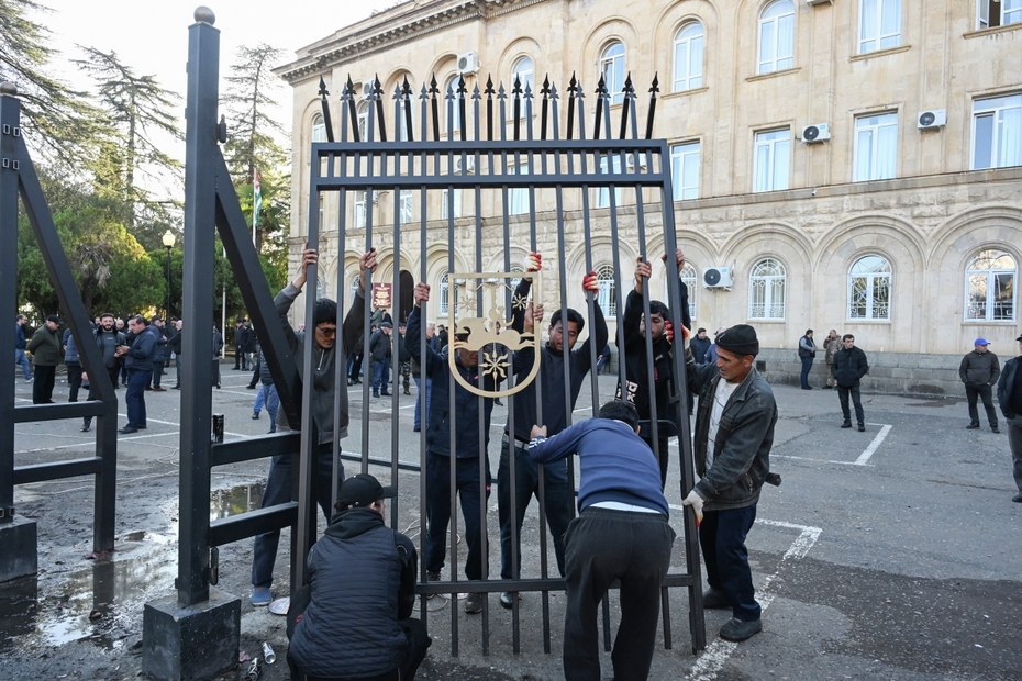 Акция протеста абхазской оппозиции в Сухуме