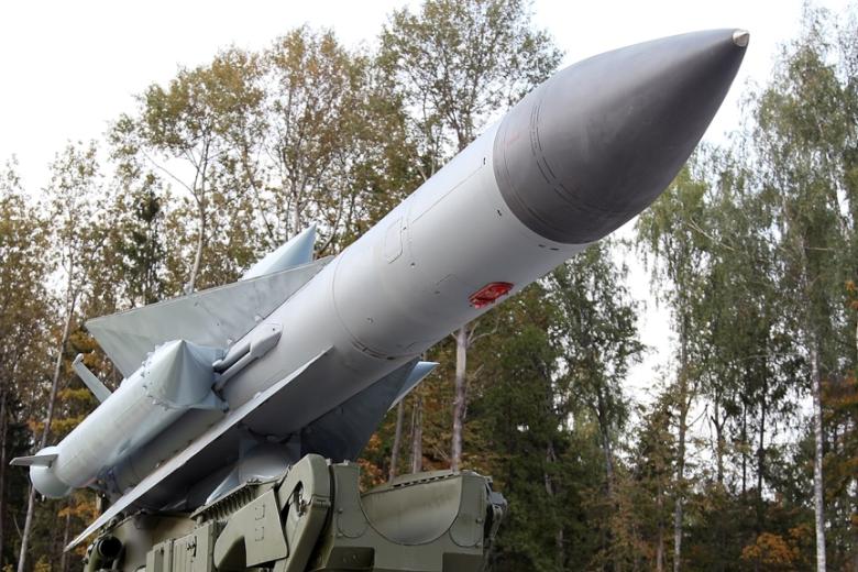 ЗУР 5В28 на пусковой установке 5П72В ЗРК С-200В