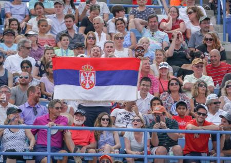 На Australian Open у сербов хотели забрать флаг из-за сходства с российским