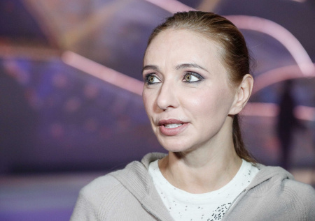Навка опубликовала фото с Песковым и дочерью из Суздаля
