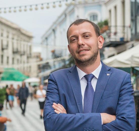 Антон Бредихин