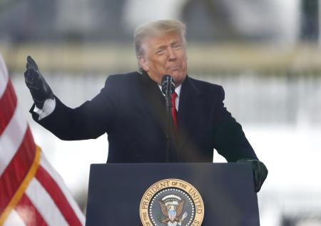 Источник сообщил о ярости Трампа после блокировки аккаунта в Twitter