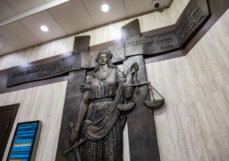 Суд отменил оправдательный приговор напавшему на геев мужчине 