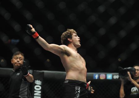 Как лучшего борца в ММА сломали в UFC