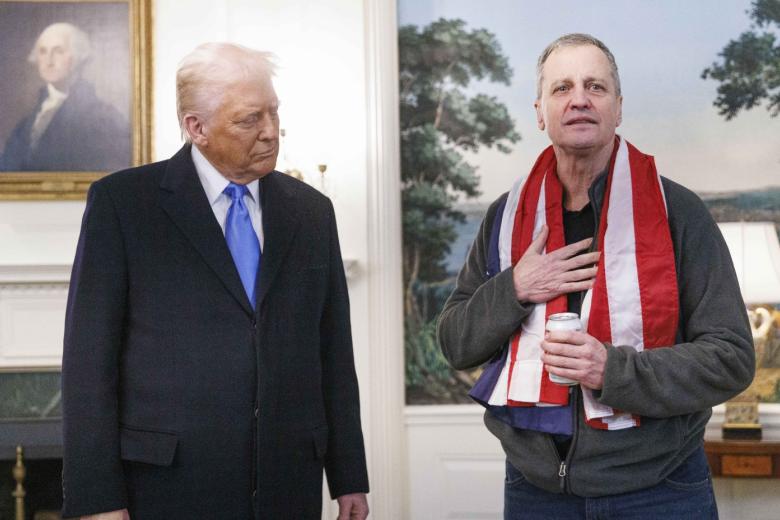 Дональд Трамп, Марк Фогель