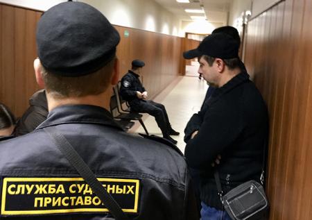 Украинец, склонявший школьницу к терроризму, ждёт приговора в РФ