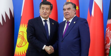 Киргизия и Таджикистан отдают границы населению