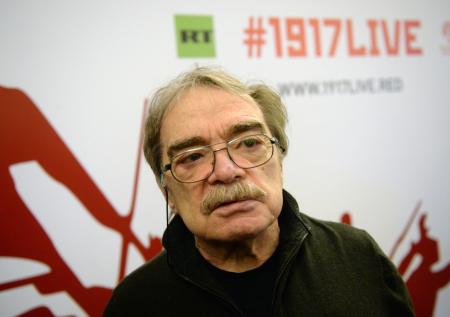 Адабашьян объяснил заочный арест Михалкова глупостью власти Украины