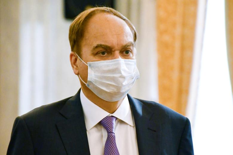 Анатолий Антонов