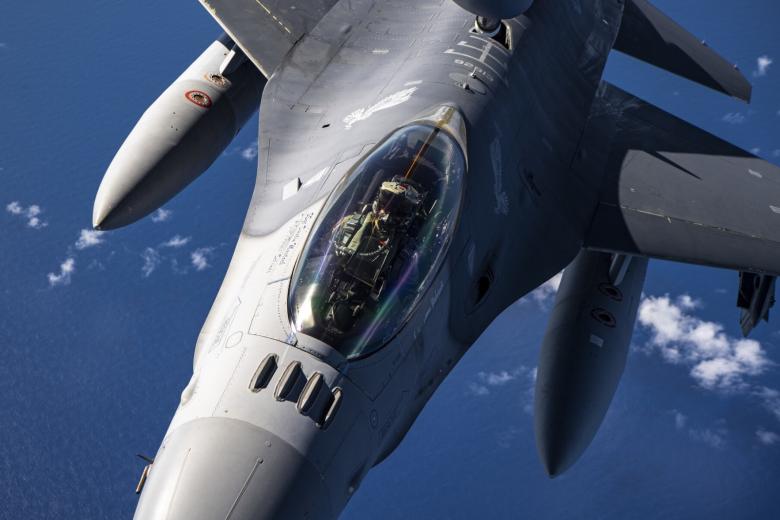 Истребитель F-16