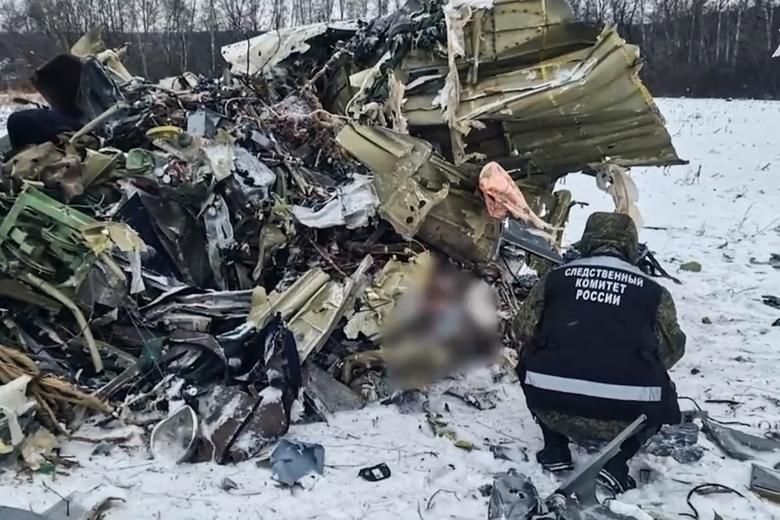 Обстановка на месте крушения транспортного самолета Ил-76 ВКС РФ